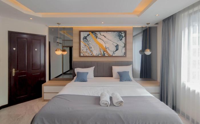 3BR near Mall at Kondominium Regensi By Travelio