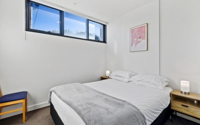 Cosy 1-Bed with Private Balcony By Showgrounds