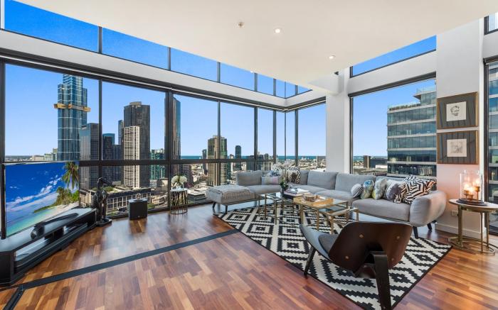 Incredible City Views in Convenient CBD Apartment