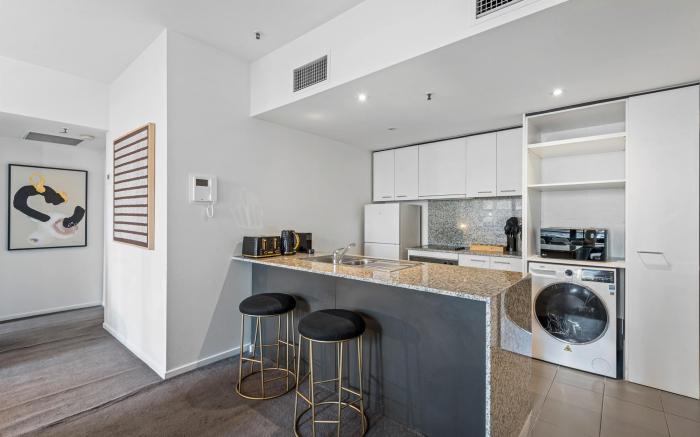 Chic Inner-City Stay with Balcony