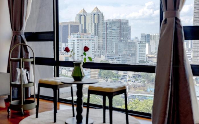 KLCC Royal 1Bed | Netflix | LRT | Skyline View