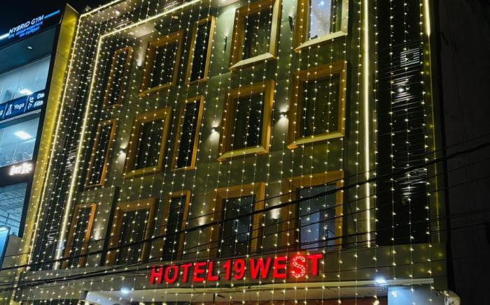 HOTEL 19 WEST