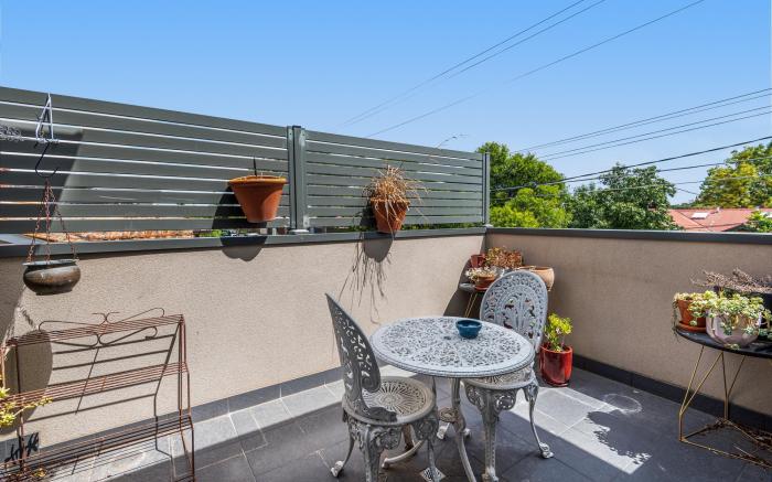 Charming Retro Townhouse in Vibrant Coburg