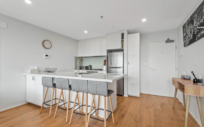 Sleek Kensington 2-Bed with BBQ Area & Gym