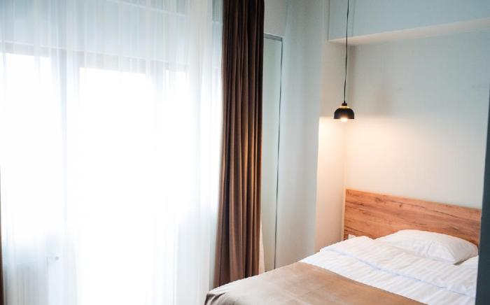 Fly & Stay At George's