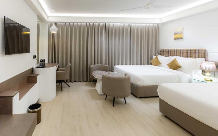 Emerald Luxe (A Boutique Hotel)