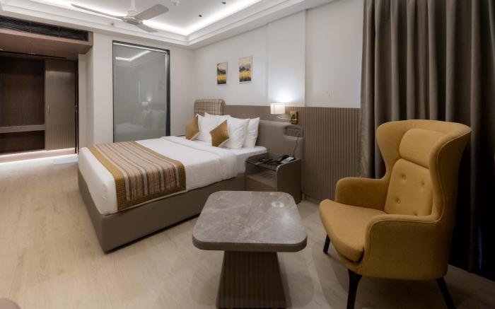 Emerald Luxe (A Boutique Hotel)