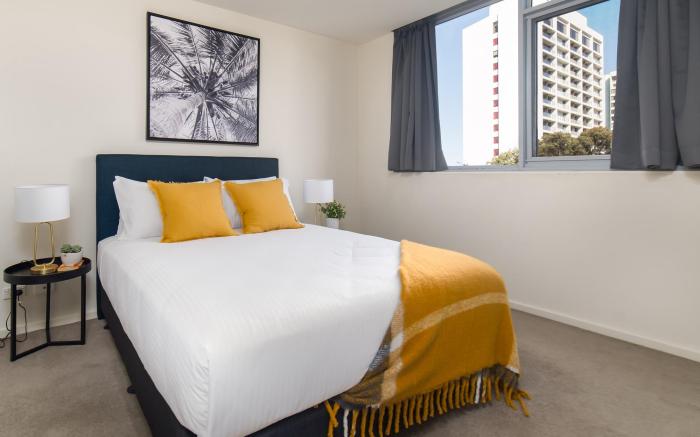 Central 1-Bed with Parking, BBQ and Indoor Pool