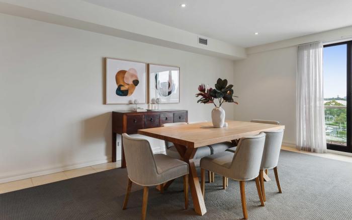 Spacious 3-Bed Apartment by the MCG