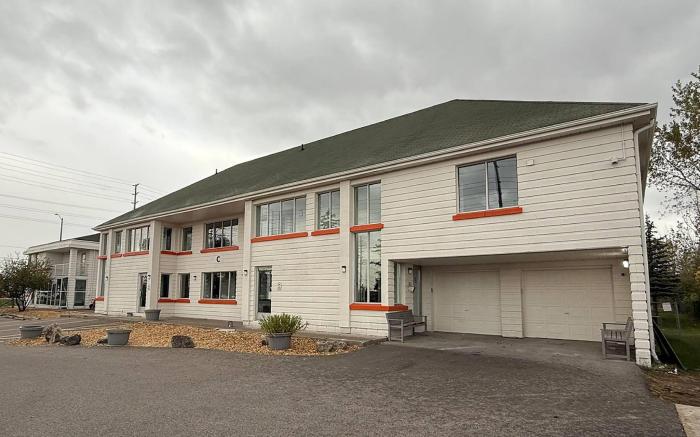 Howard Johnson by Wyndham Brampton