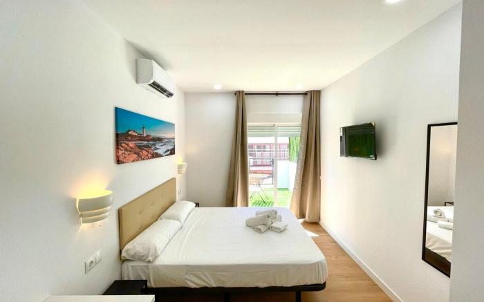 S4 - Huge and Minimalist King Room with Terrace