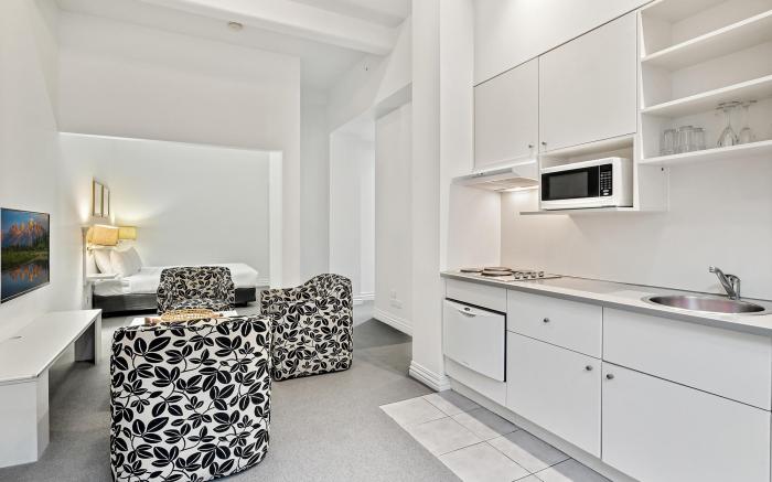 Inner-City Studio – Walk to Everything!