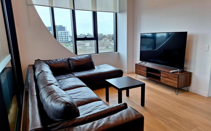 Generous 2-Bed Apartment with Great Amenities