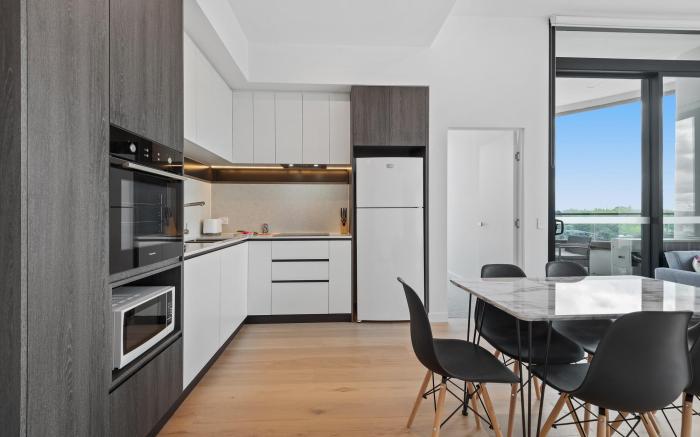 Generous 2-Bed Apartment with Great Amenities