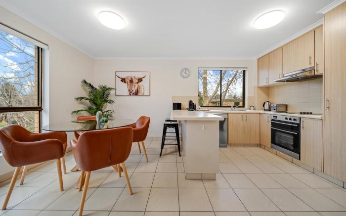 2-Bed with Pool, BBQ, Tennis Court & Parking