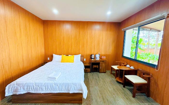 Khu Camping & Homestay Ven Bien