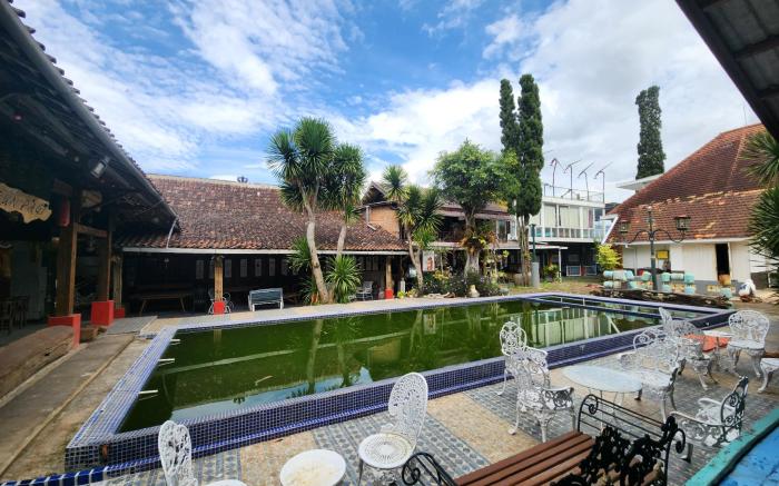 Hotel O near Alun Alun formerly Embun Pagi Hotel