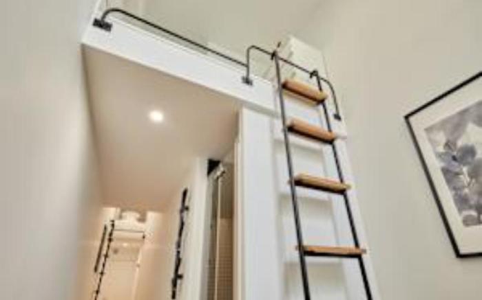 Modern Studio-Faubourg Saint-Honore