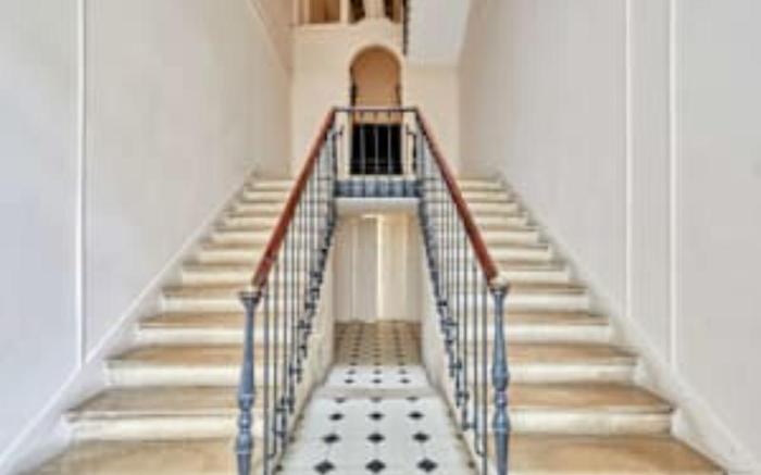 Modern Studio-Faubourg Saint-Honore