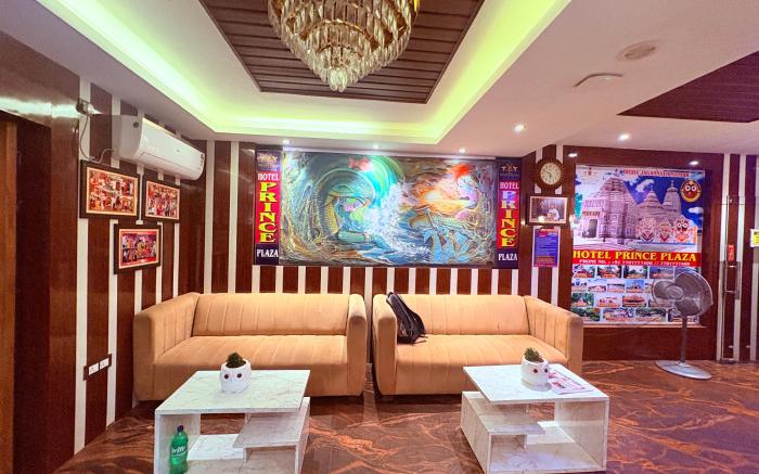 Hotel Prince Plaza with Swimmingpool near seabeach