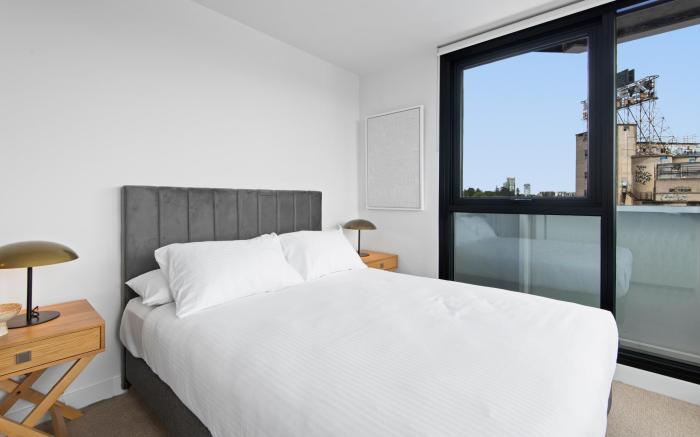 Executive 2-Bed Apartment with Views, Gym and Spa