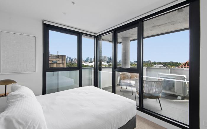 Executive 2-Bed Apartment with Views, Gym and Spa