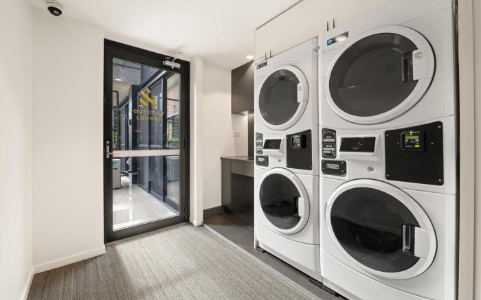 Cosy Braddon Studio with BBQ Area