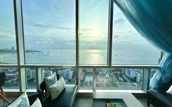 Centric Sea Pattaya 14F（300 meters from the beach)