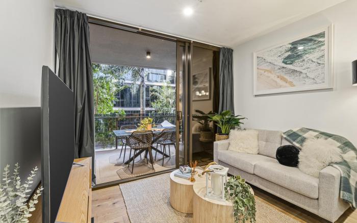 Modern South Bank Apt | Walk to Dining & Museums
