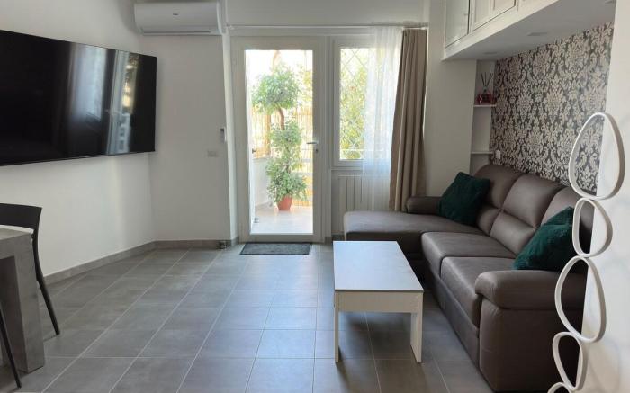 Camera con bagno privato A; Sweet Home Fleming