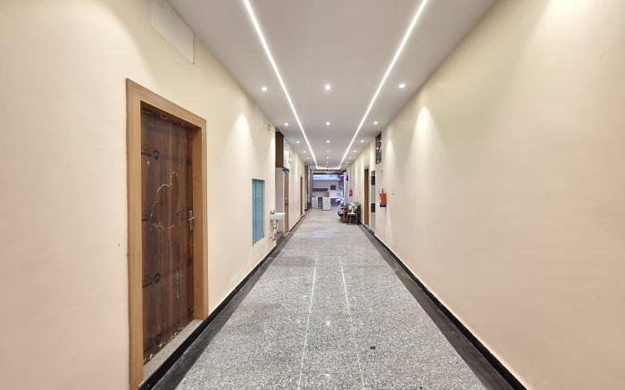 Illam by the Ghat near the Kashi Vishwnath temple