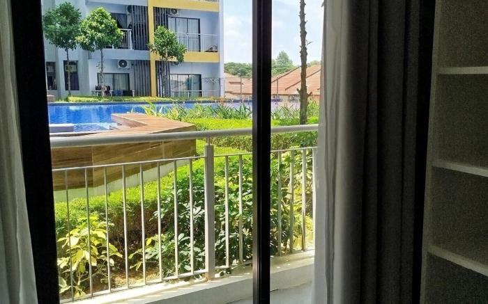 Lovely Queen Studio with Balcony by ComfyAsia