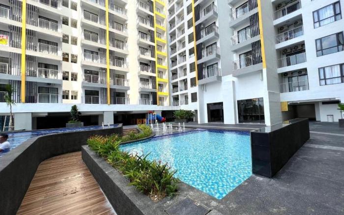 Comfy Queen Studio with Balcony by ComfyAsia