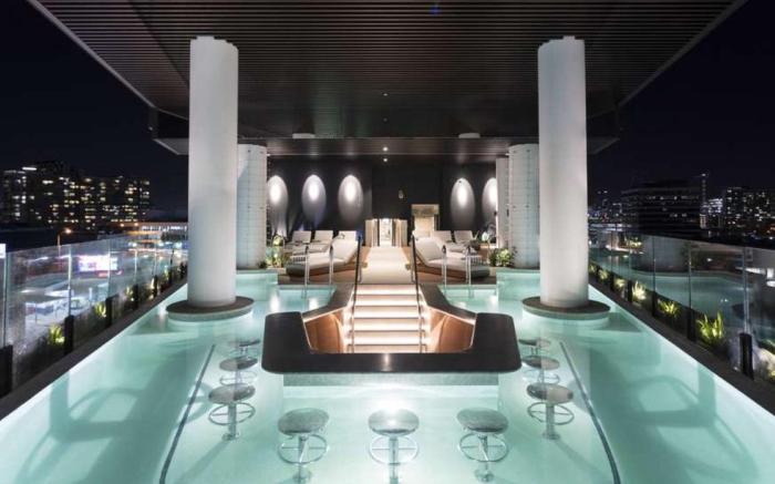 Fortitude Valley 3-Bed, Top Floor + Bridge View