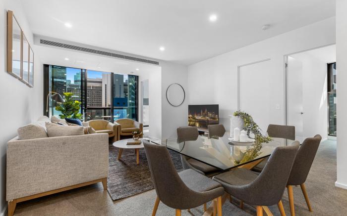 Remarkable 3-Bed with City Views & Swimming Pool