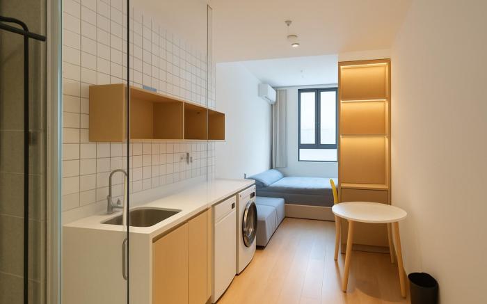 Homie Stay · 600m to Metro · 1km to Railway Stn.