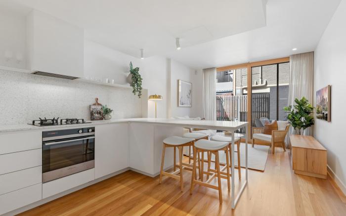 Stylish 2-bed Victorian Terrace in Carlton