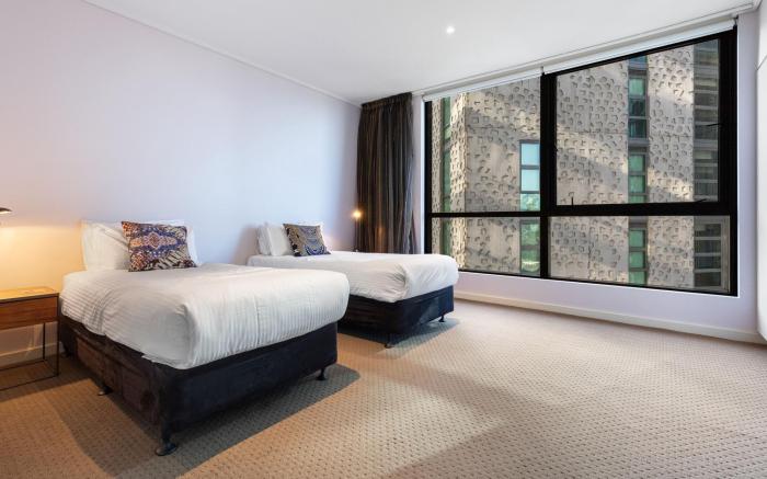 2-Bed Inner-City Pad with Gym & Sauna