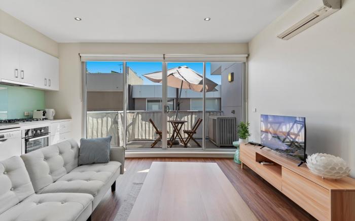 Stylish North Melbourne Stay, Minutes to CBD