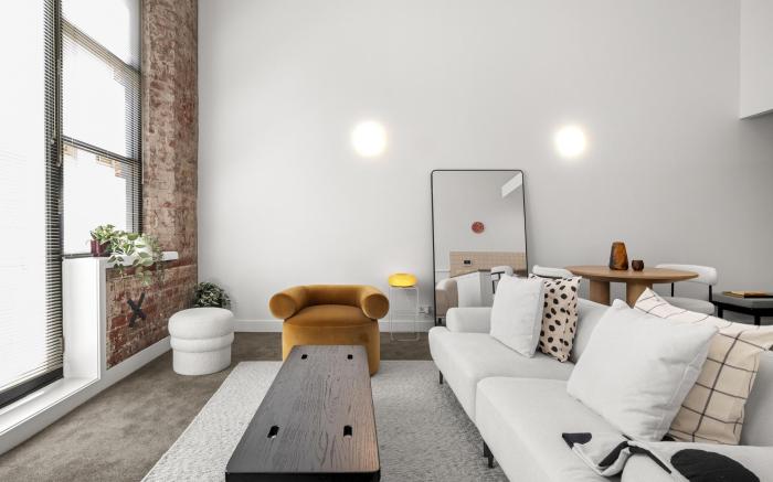 Classic 1-Bed City Stay Near Eateries and Laneways