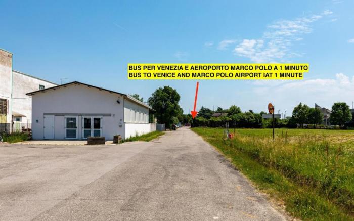 Modern Room near Venice & Airport –Free Parking 10