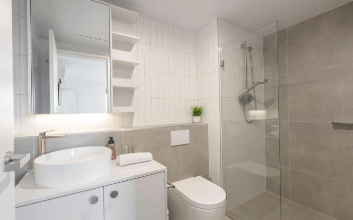 Modern 2-Bed Apartment with Premium Amenities