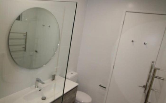 Beautiful 2-Storey Unit with Balcony near Smith St