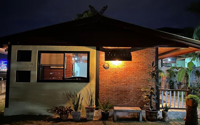 บ้านอิ๊กขะหลิ๊ก-BAAN IKKA LIK