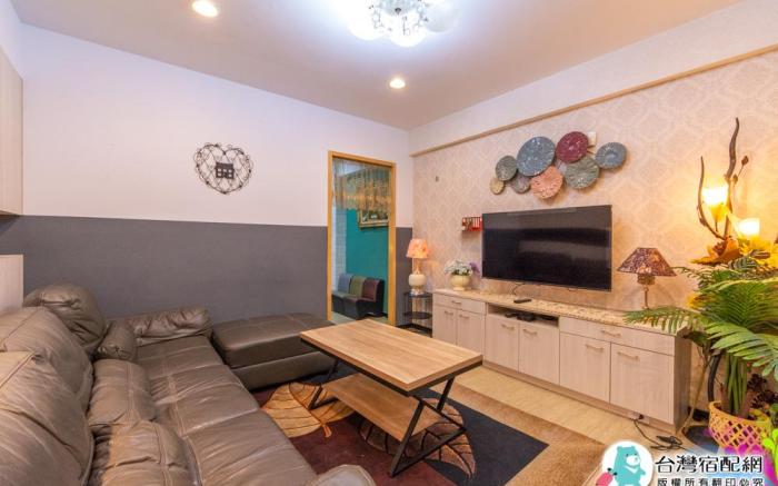 溫馨8人房(3房1廳)｜一次只接一組客人，位於中西區市中心，交通便利