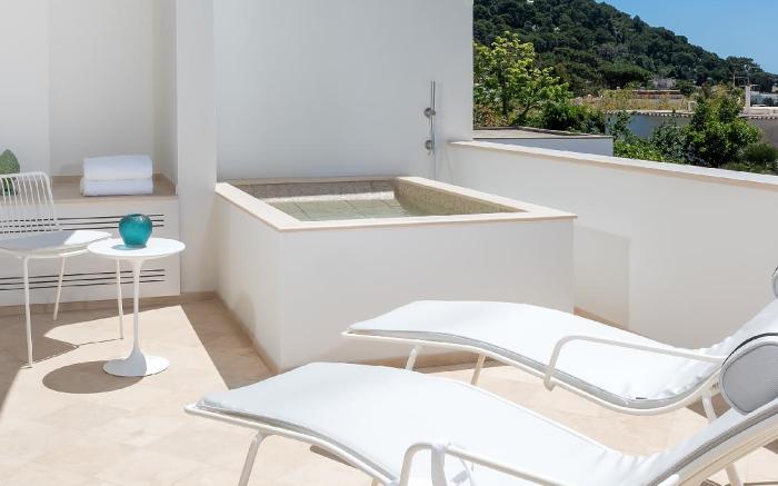 Pazziella Garden & Suites