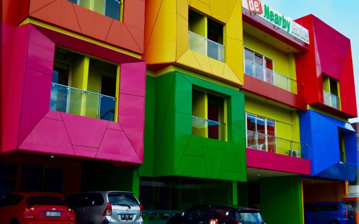 De Nearby Hotel