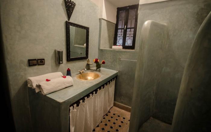 Riad Azalia