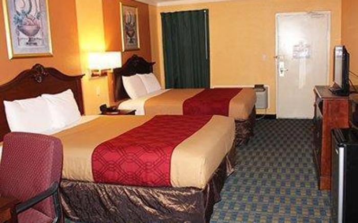 Econo Lodge near The Domain - The Arboretum