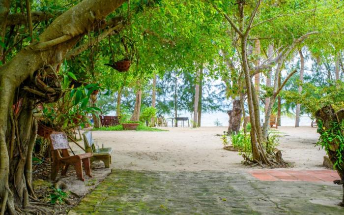 Kiki Coconut Beach Resort